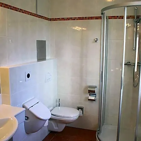 מלון City Hotel Neunkirchen 3*