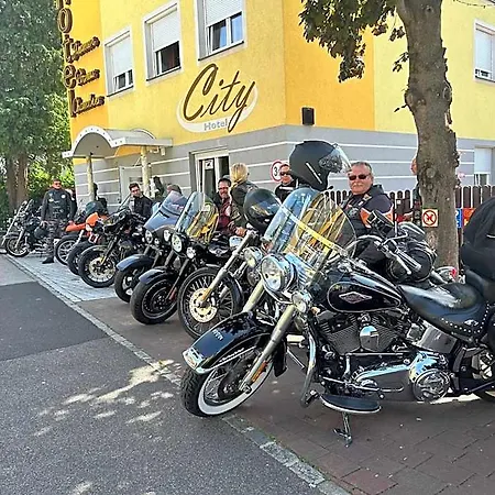 City Hotel Neunkirchen 3*