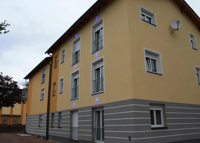 City Hotel Neunkirchen Szálloda